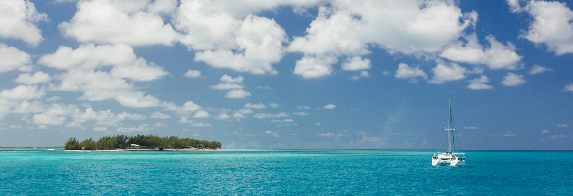 charter catamaran in bahamas